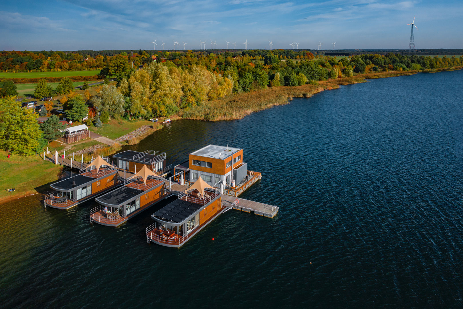 schwimmende haeuser graebendorfersee brandenburg