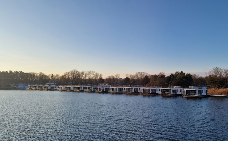 floating houses baerwalder see lausitzer seenland