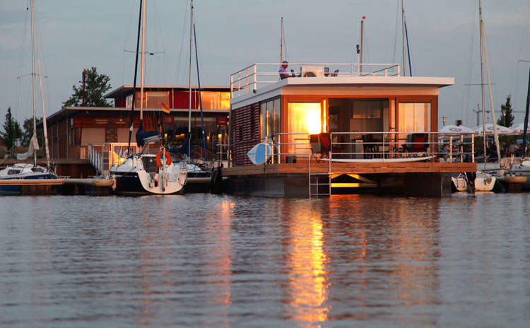 hauseigentuemermagazin schwimmende haeuser neue wohnwelten auf dem wasser