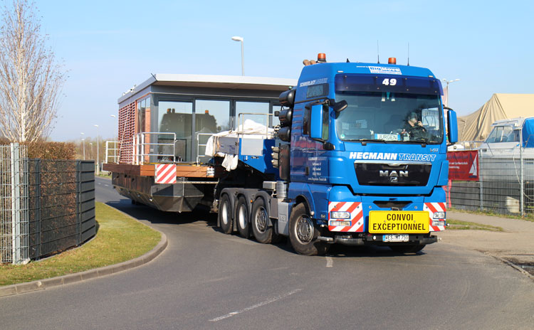 kabel eins achtung kontrolle hausboot auf der strasse